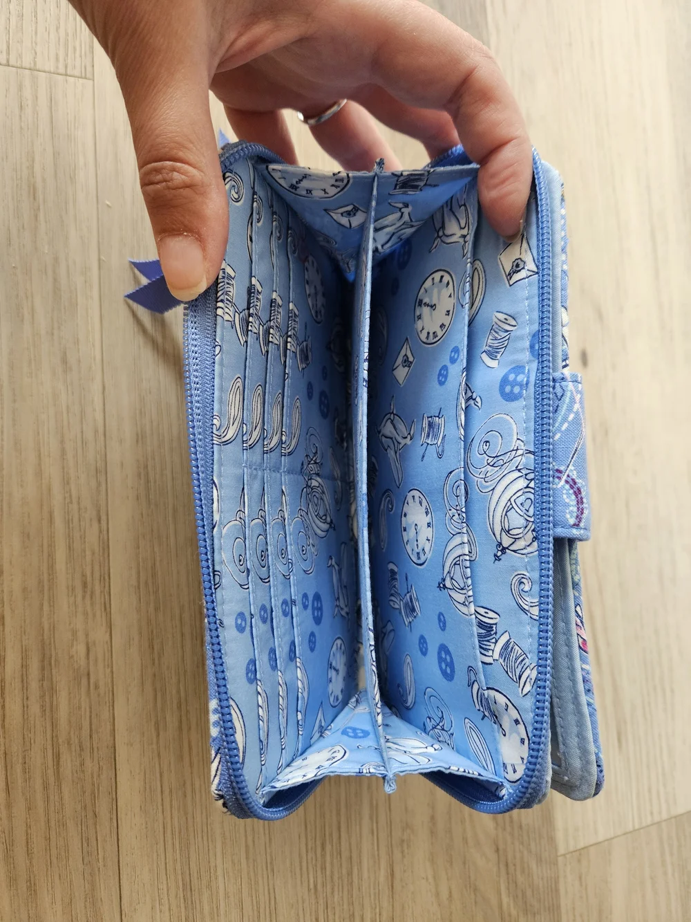 Vera Bradley Blue Quilted Disney Cinderella Zip Wallet - Picture 5 of 6